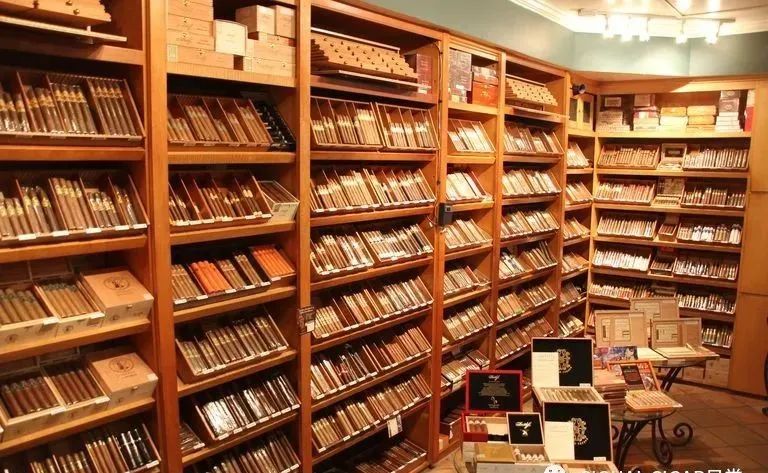 雪茄的三种存放方式：雪茄房、雪茄柜和乐扣盒